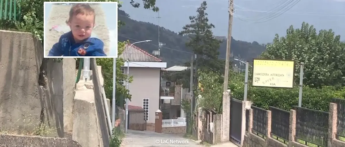 Bimbo investito e ucciso a Catanzaro, indagati anche i\u00A0genitori:\u00A0«Non si danno pace, faremo\u00A0chiarezza». E\u00A0spunta un testimone