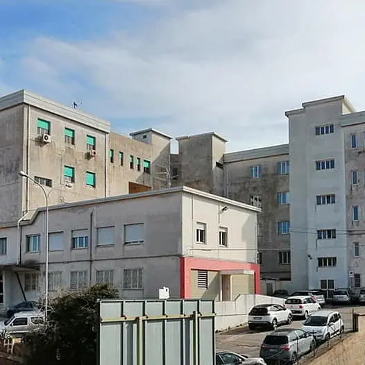 Allarme bomba a Palmi, ordigno rinvenuto in un’intercapedine di un muro dell’ex ospedale: evacuati gli ambulatori\n