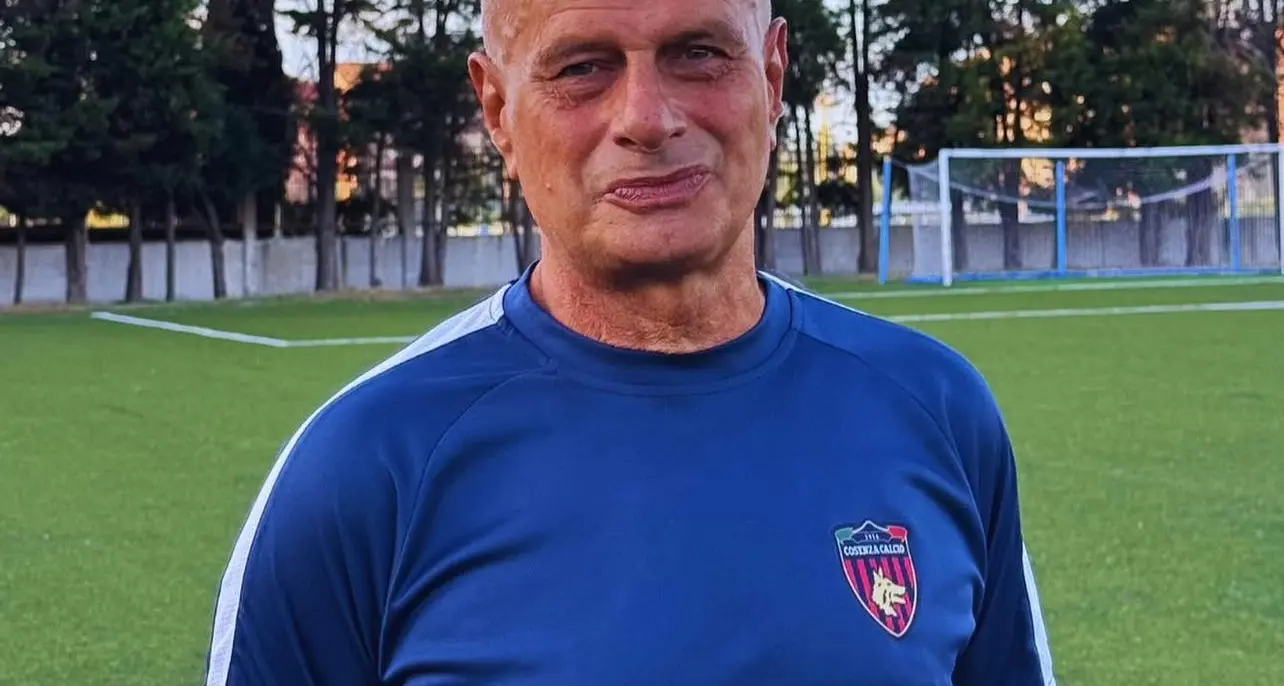 Cosenza, Gigi De Rosa entra a far parte della scuola calcio\n
