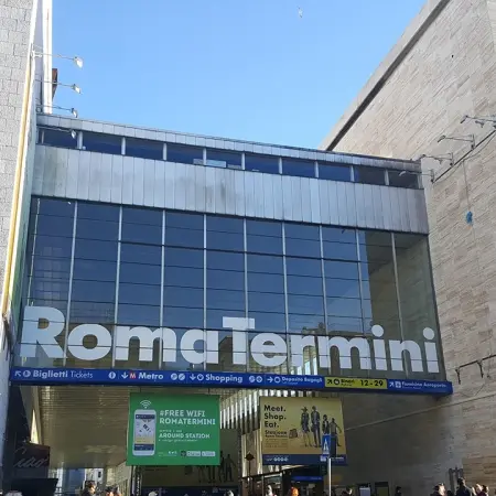 Roma, palpeggia turista americana: tassista abusivo incastrato da occhiali-telecamera