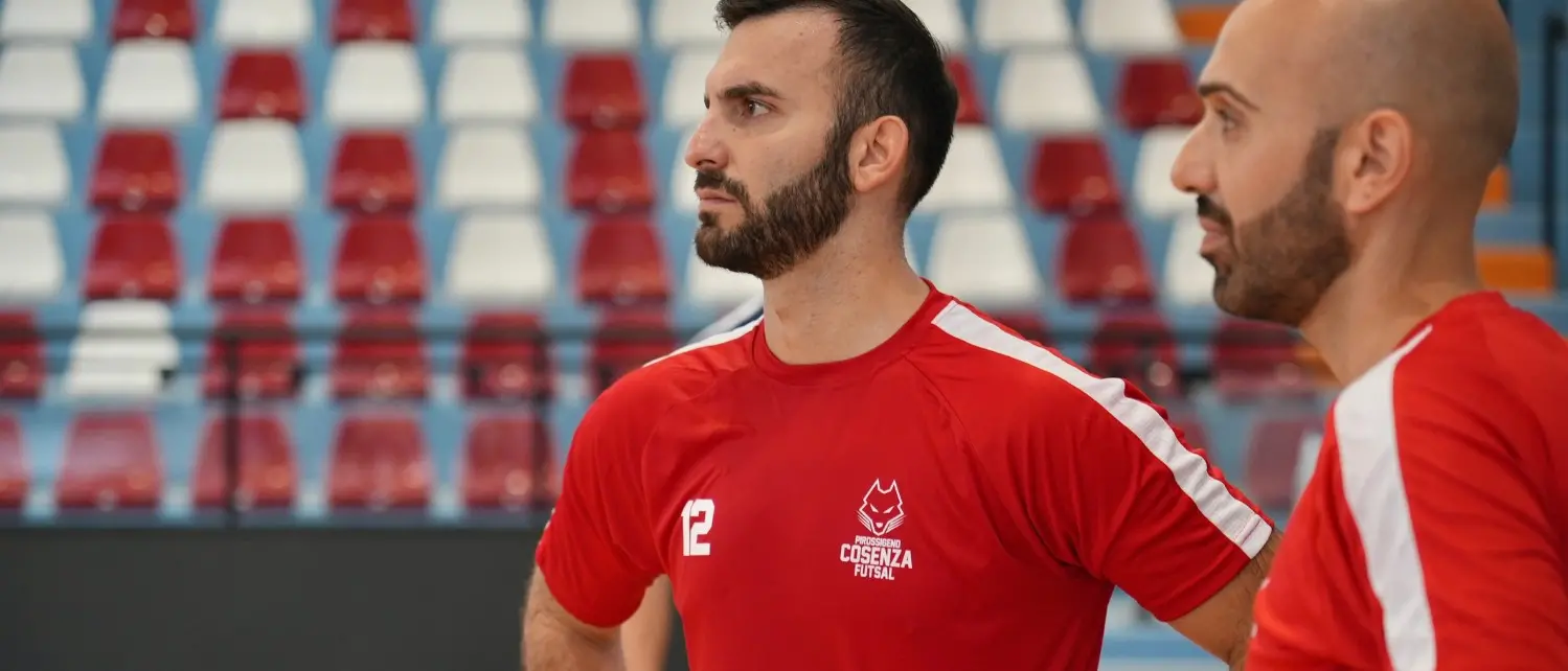 Pirossigeno Cosenza, convocazione in Nazionale per il portiere Parisi. Stasera amichevole con il Città di Acri\n