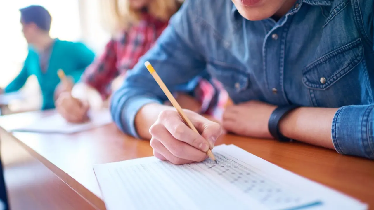 Il nuovo/vecchio esame di maturità. Una scuola che punisce invece di educare\n