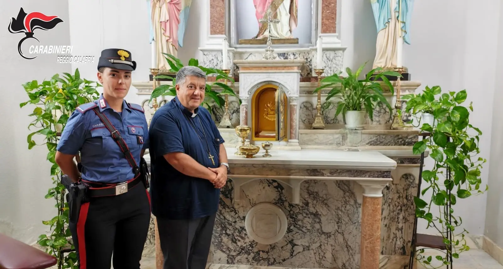 Rubava offerte e oggetti sacri nelle chiese della Piana di Gioia Tauro: individuato e denunciato