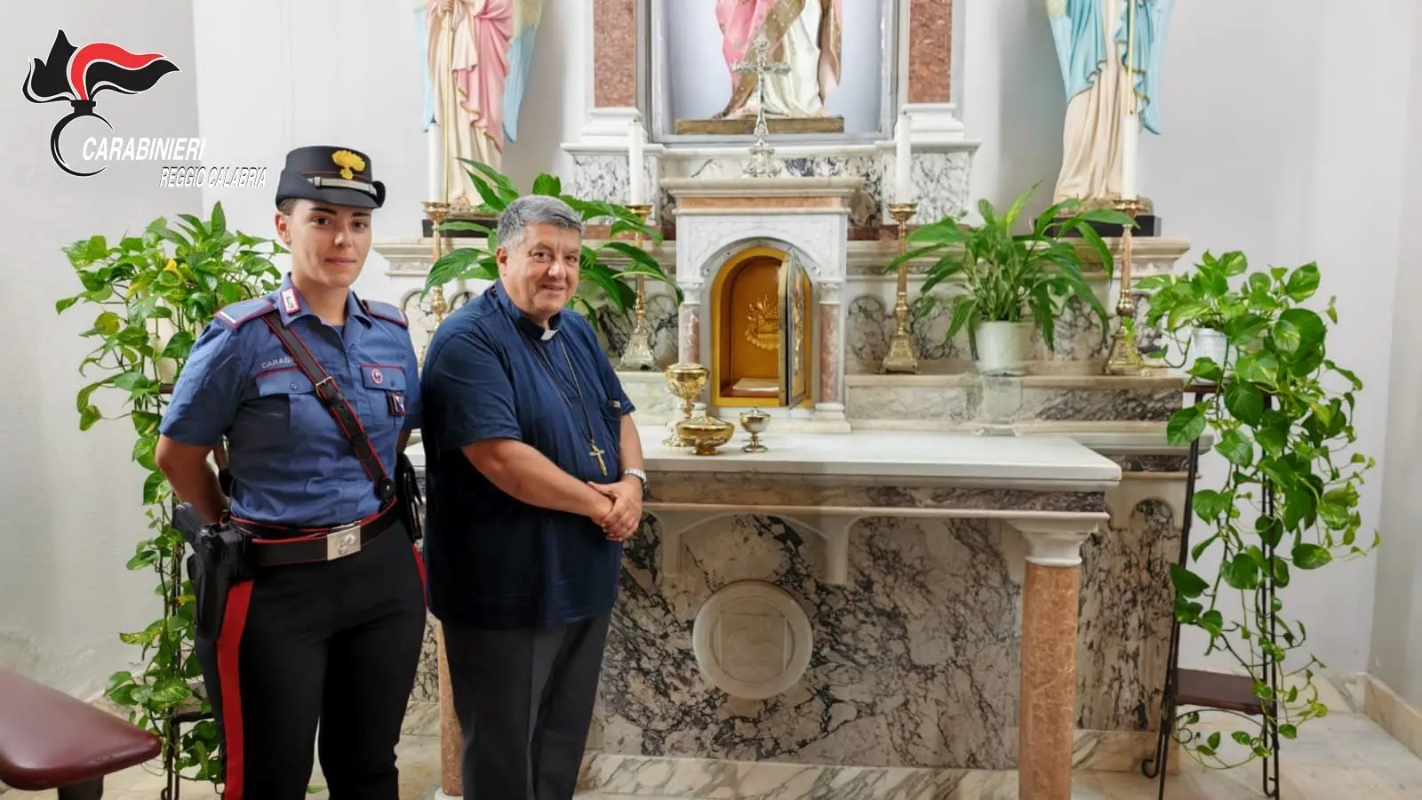 Rubava offerte e oggetti sacri nelle chiese della Piana di Gioia Tauro: individuato e denunciato