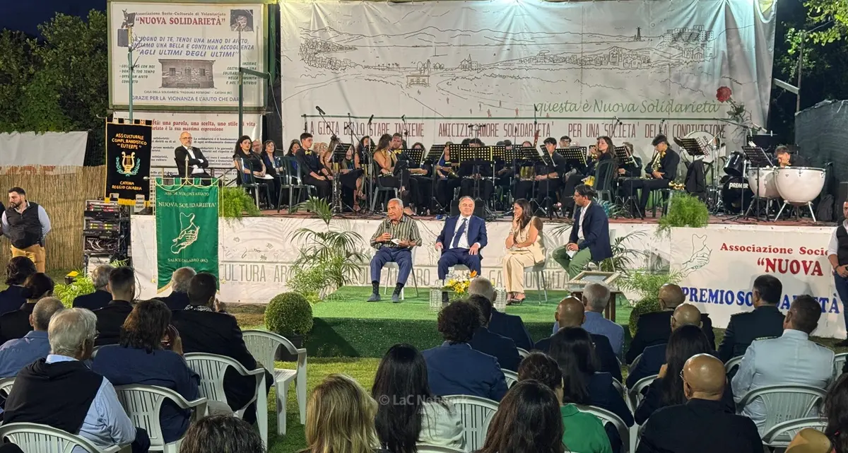 Gratteri premiato per la prima volta a Reggio Calabria: «Qui Procura fondamentale per il contrasto alla ‘ndrangheta»