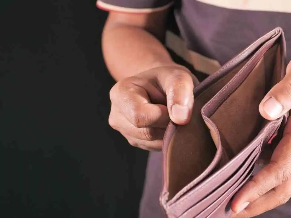 La Calabria tra le regioni più povere d’Italia: il 77% guadagna meno della media. I più ricchi (e i più tassati) risiedono a Milano