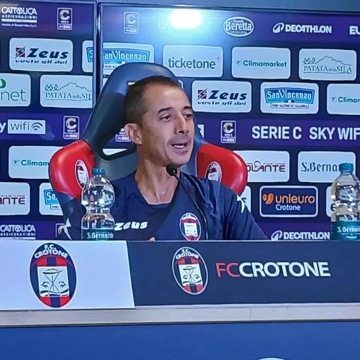 Verso Crotone-Cosenza, Longo: «Derby da affrontare con rispetto e coraggio»\n\n\n