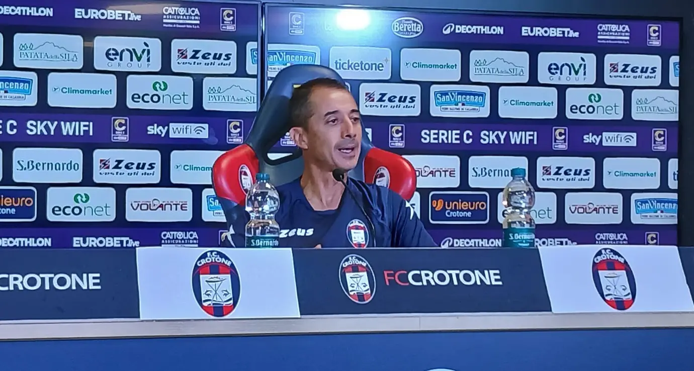 Verso Crotone-Cosenza, Longo: «Derby da affrontare con rispetto e coraggio»\n\n\n