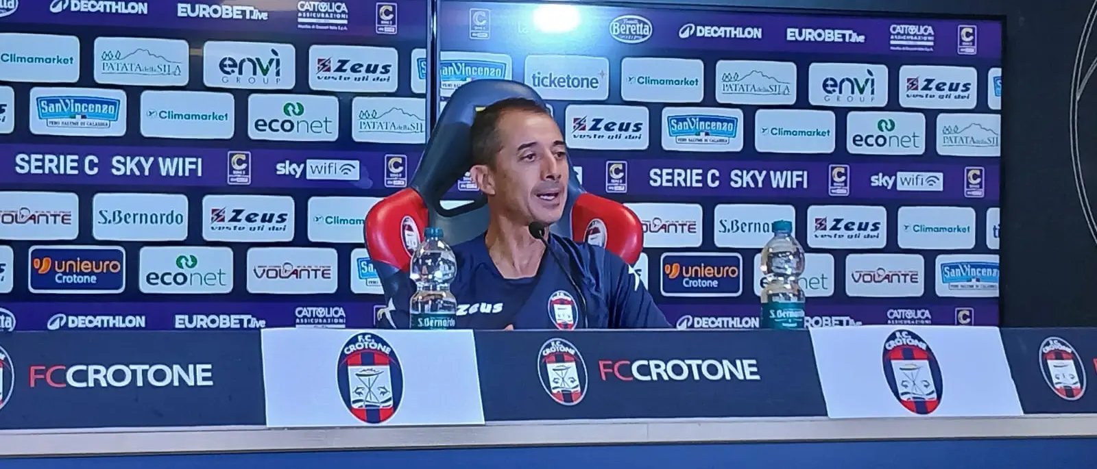 Verso Crotone-Cosenza, Longo: «Derby da affrontare con rispetto e coraggio»\n\n\n