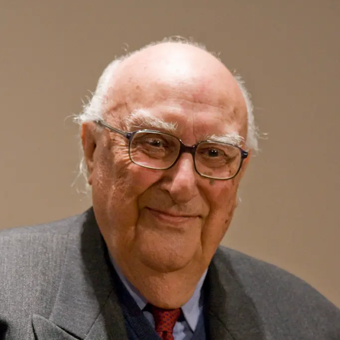 Camilleri, 100 anni dopo: lo scrittore che ha insegnato a “sfiorare la felicità”\n