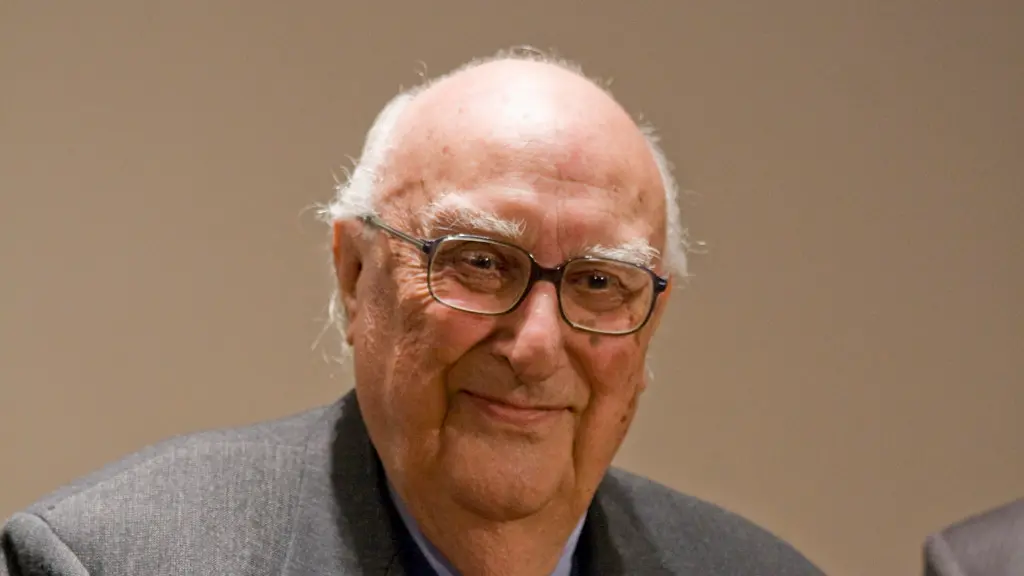 <p>Andrea Camilleri, di Associazione Amici di Piero Chiara</p>\\n
