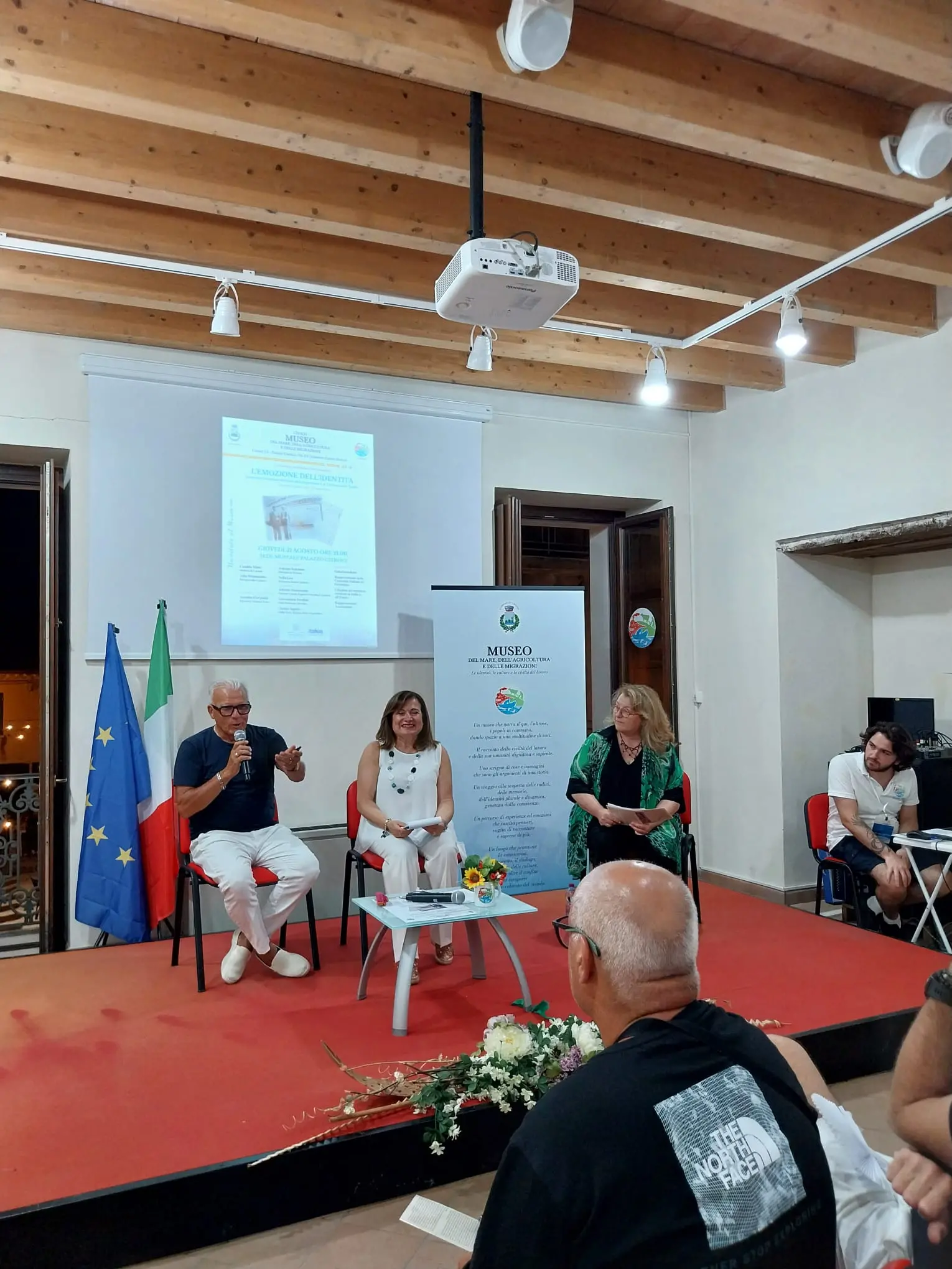 Emigranti\u00A0ieri, oggi e domani: emozioni a confronto a Cariati