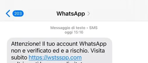 Nuova truffa WhatsApp: sms ingannevoli minacciano il blocco account, l’allarme della Polizia di Stato\n