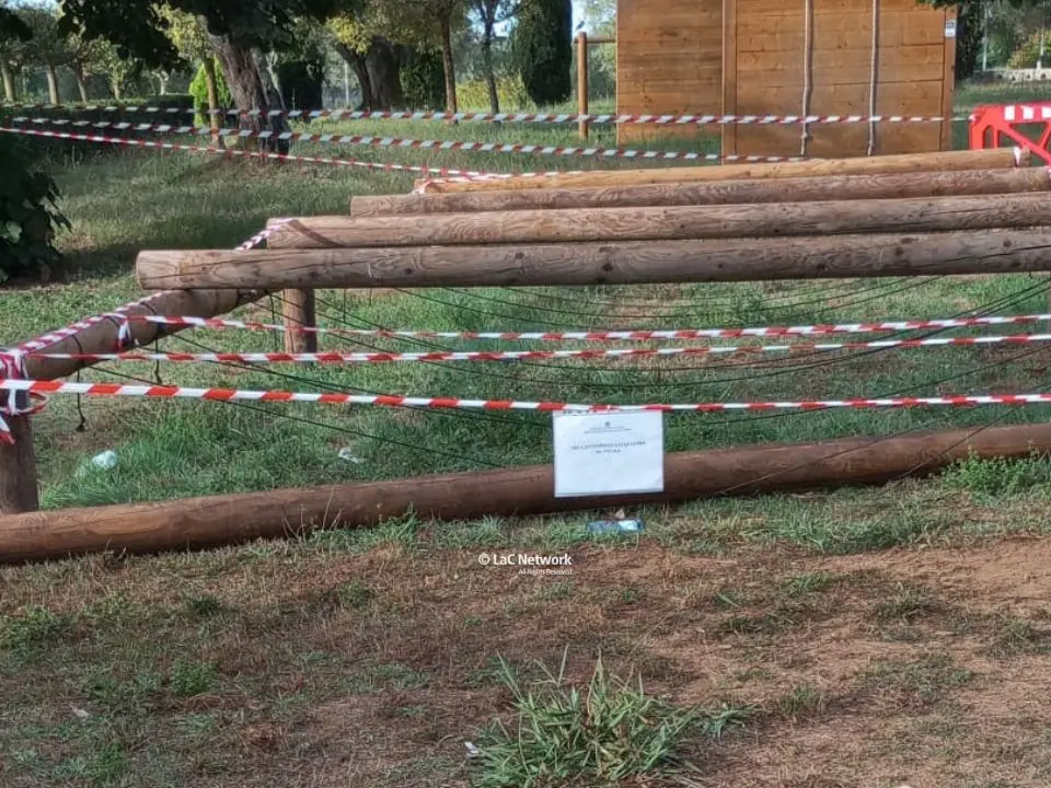 Vibo, piccolo di 3 anni schiacciato da una trave nel parco ubano: volo militare in partenza per il Bambino Gesù di Roma