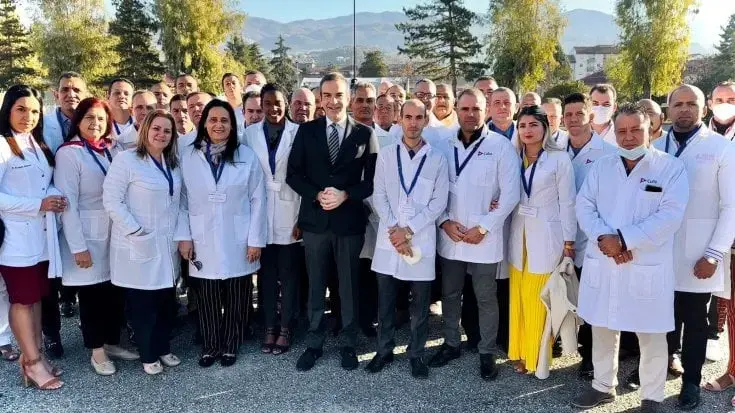 I medici cubani continuano a fuggire dalla Calabria: anche dallo spoke Cetraro-Paola\u00A0vanno via in tre\n