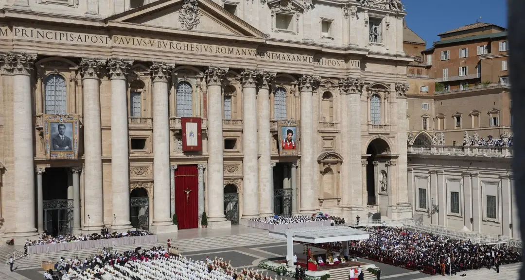 Carlo Acutis e Pier Giorgio Frassati proclamati santi da Papa Leone: applausi e lacrime tra le migliaia di fedeli in piazza