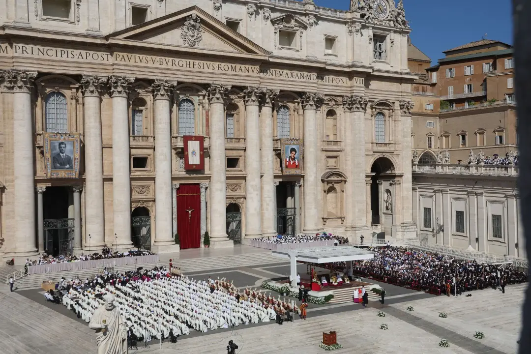 Carlo Acutis e Pier Giorgio Frassati proclamati santi da Papa Leone: applausi e lacrime tra le migliaia di fedeli in piazza