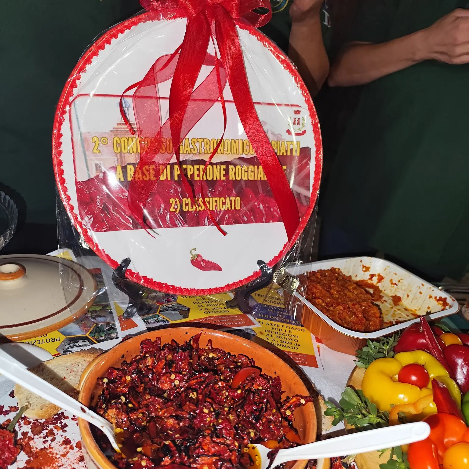 Roggiano Gravina celebra il re “pipazza”: degustazioni e show cooking per la Festa del peperone\n