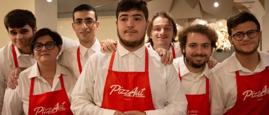 Bidone da cinquanta coperti a PizzAut, ma Mattarella chiama il locale: «Abbracciate i ragazzi per me»\n