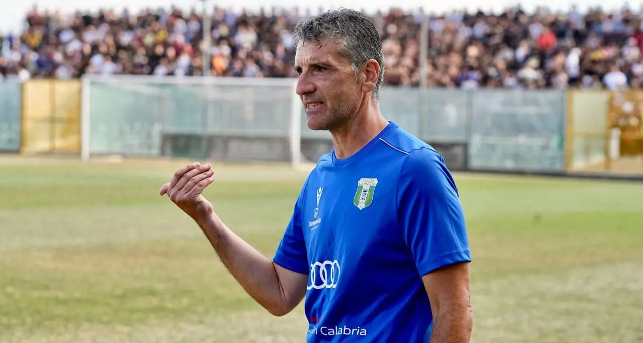Serie D, esordio con il sorriso per la Vigor Lamezia. Foglia Manzillo: «Dobbiamo migliorare nella gestione del pallone»\n