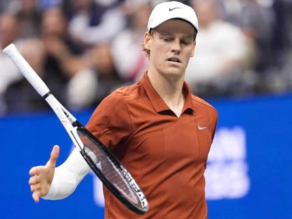 Tennis, Sinner abdica a New York: Alcaraz vince gli Us Open e torna numero uno al mondo