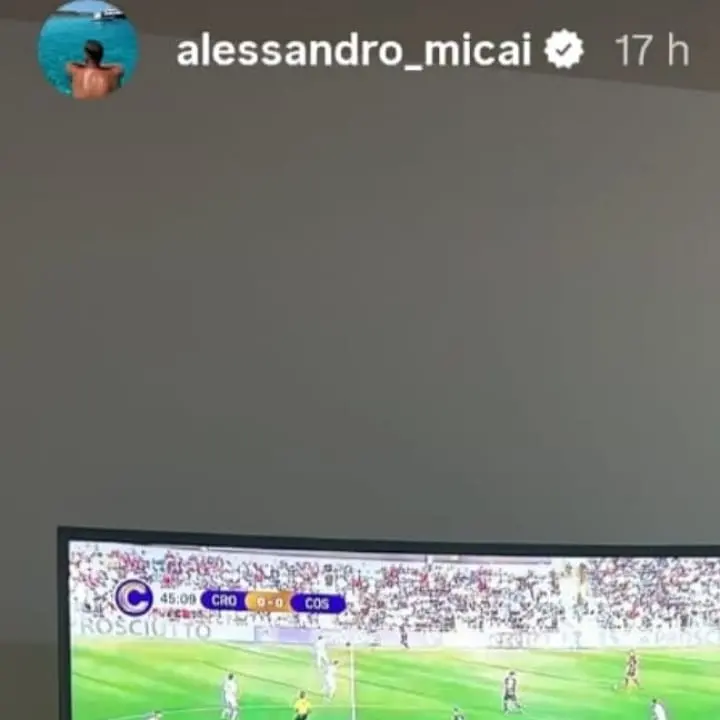 Micai, cuore Cosenza: il portiere davanti alla tv per il derby
