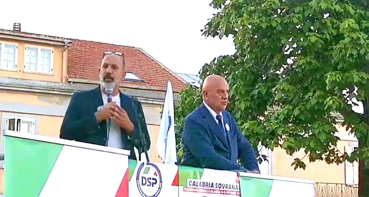 Regionali, Toscano a Gioia Tauro: «Occhiuto e Tridico facce della stessa medaglia, noi siamo il popolo contro le élite»\n