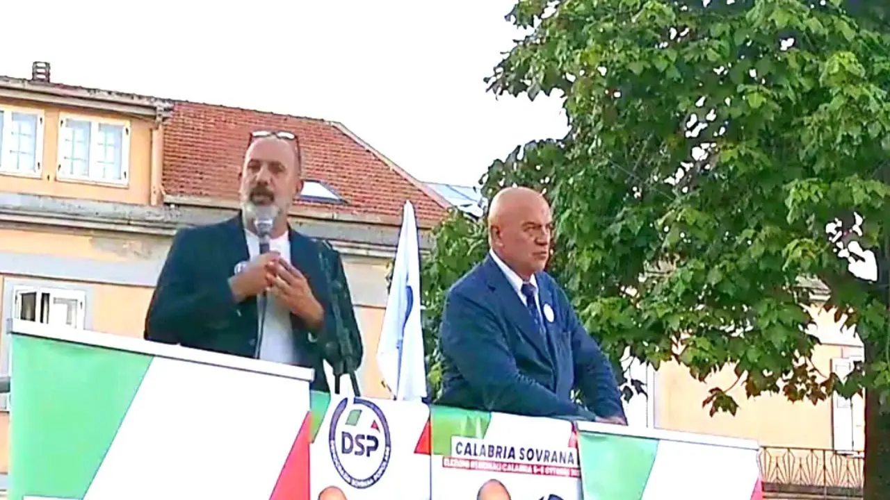Regionali, Toscano a Gioia Tauro: «Occhiuto e Tridico facce della stessa medaglia, noi siamo il popolo contro le élite»\n