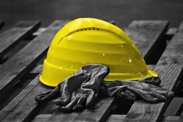 Tre operai morti sul lavoro: gli incidenti a Monza, Torino e nel Catanese\n