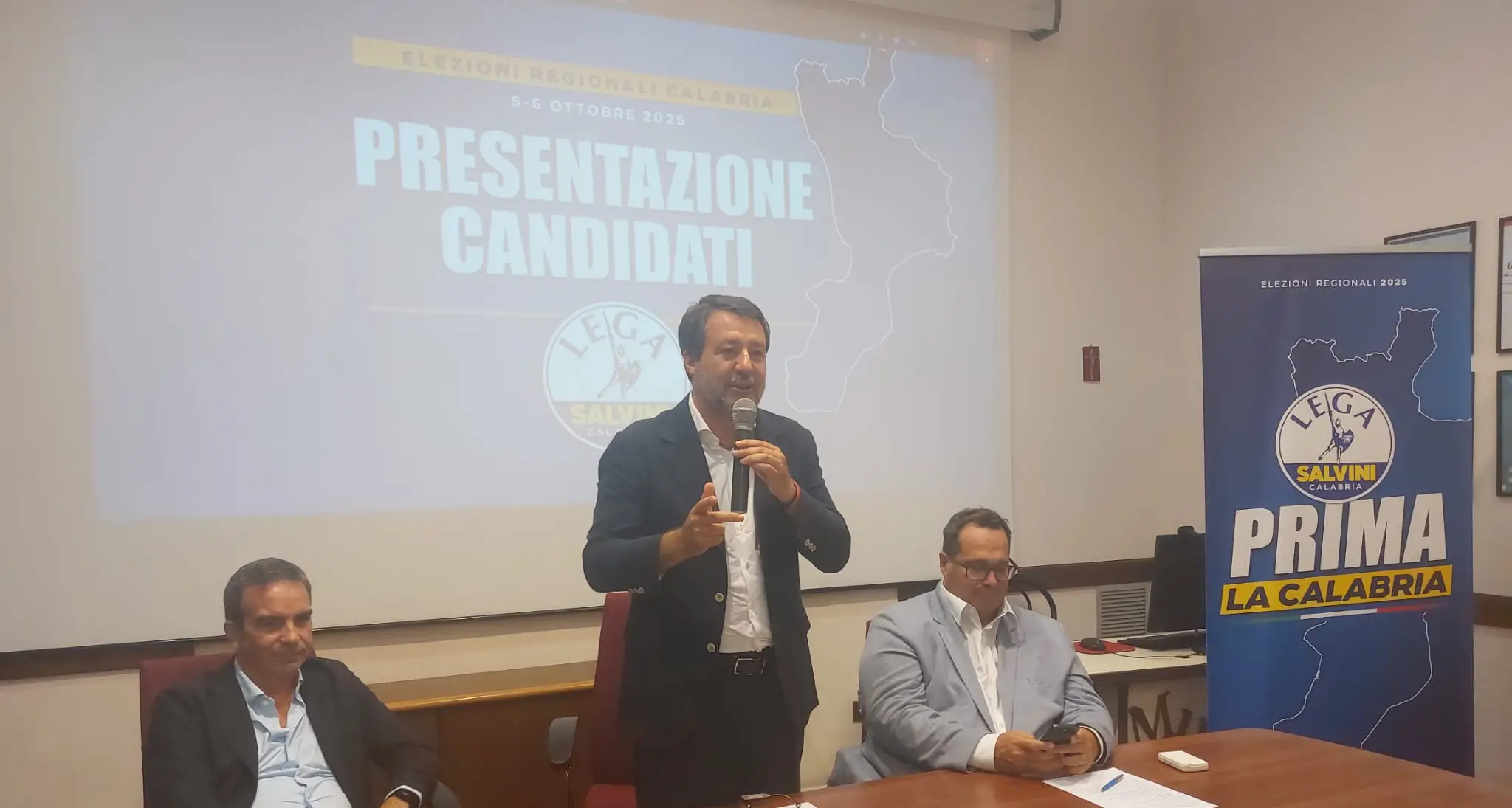 Regionali, Salvini a Catanzaro:\u00A0«La Lega sarà il primo partito». E per il 2026 lancia l’Opa su Reggio Calabria e Crotone\u00A0\n