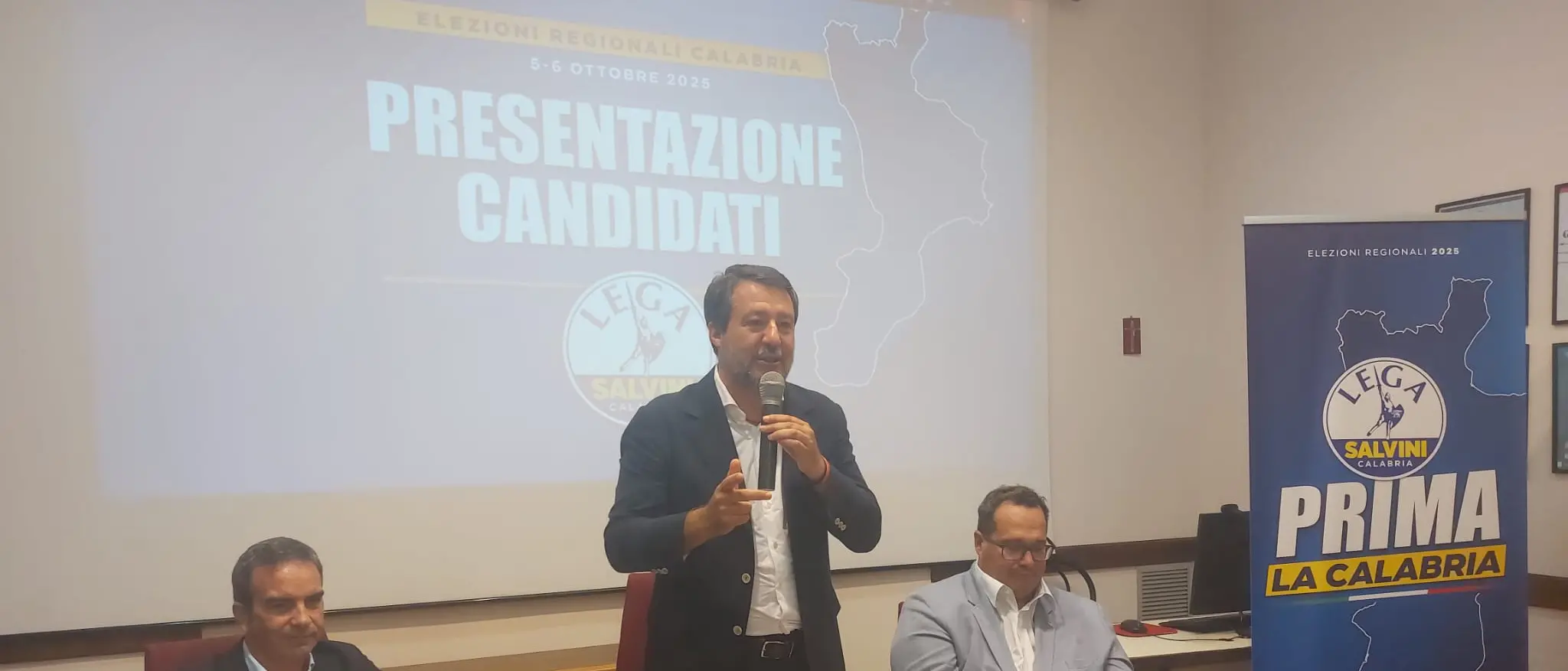Regionali, Salvini a Catanzaro:\u00A0«La Lega sarà il primo partito». E per il 2026 lancia l’Opa su Reggio Calabria e Crotone\u00A0\n