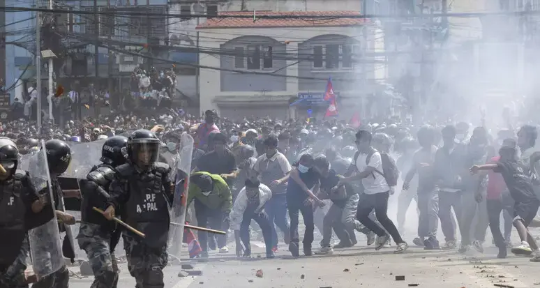 Nepal, almeno 10 morti tra i manifestanti per la protesta contro il blocco dei social\n