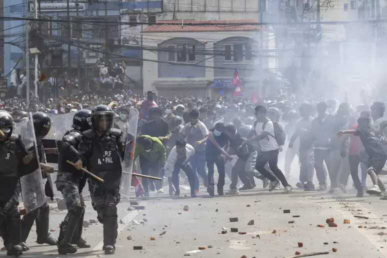 Nepal, almeno 10 morti tra i manifestanti per la protesta contro il blocco dei social\n