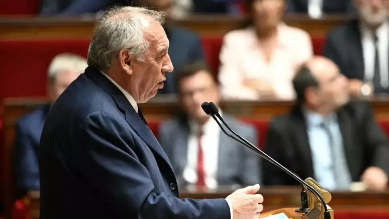 Francia, cade il governo Bayrou:\u00A0l'Assemblée Nationale nega la fiducia\n