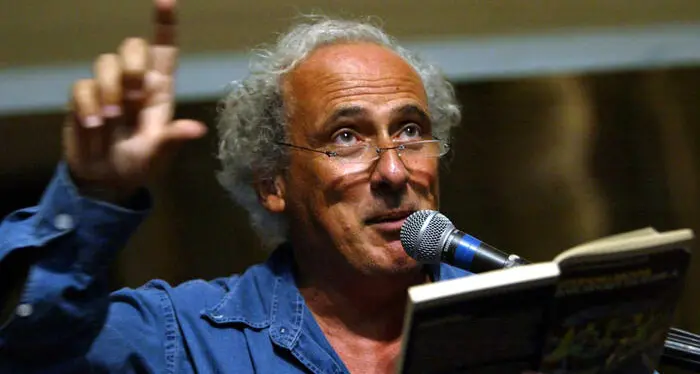 L’Italia piange Stefano Benni, maestro di parole, ironia e immaginazione\n