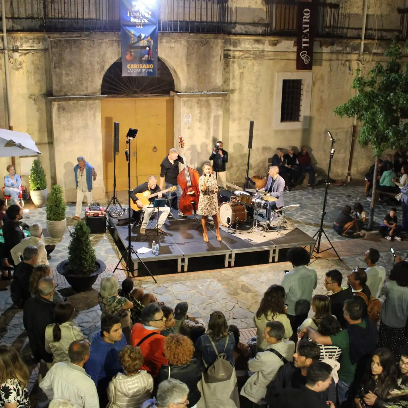 Festival delle Serre, 20mila presenze a Cerisano per la 31ª edizione tra musica, teatro e memoria collettiva\n