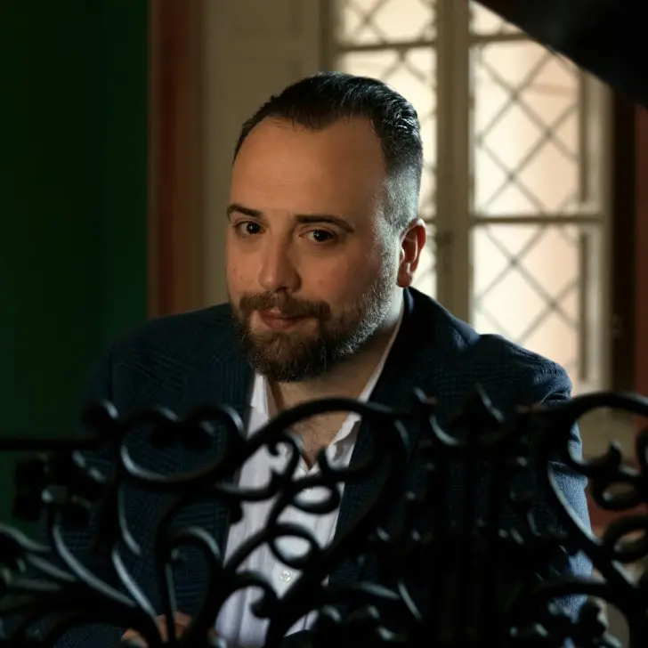 Al Reggio live festival arriva il cantautore Raphael Gualazzi: ad accompagnarlo l’Orchestra brutia\n