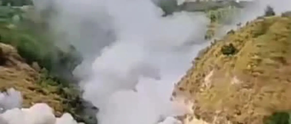 Esplosione in fabbrica di fuochi a Pianura: feriti carabinieri e vigili del fuoco\n