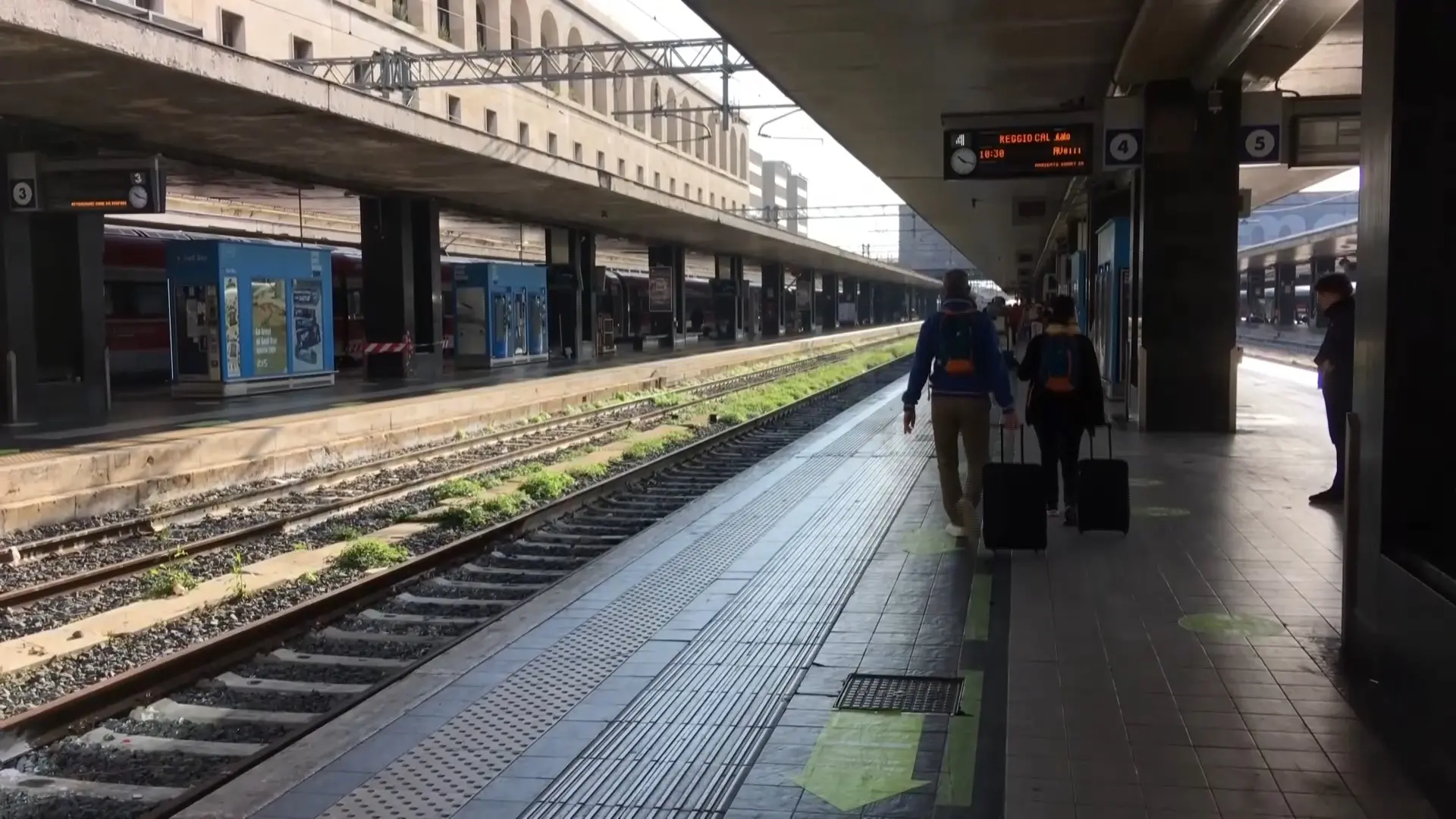 Da Lamezia a Roma tra rincari e disagi: aerei più cari di un volo per New York e tempi lunghi\u00A0sui Frecciarossa lumaca