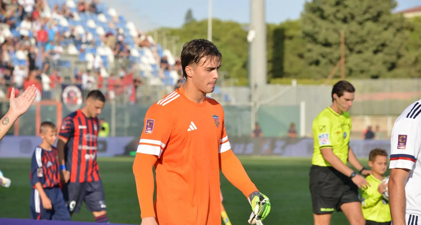 Cosenza, l’eroe del derby Vettorel:\u00A0«Ho fatto solo il mio dovere. La parata più bella...»\n