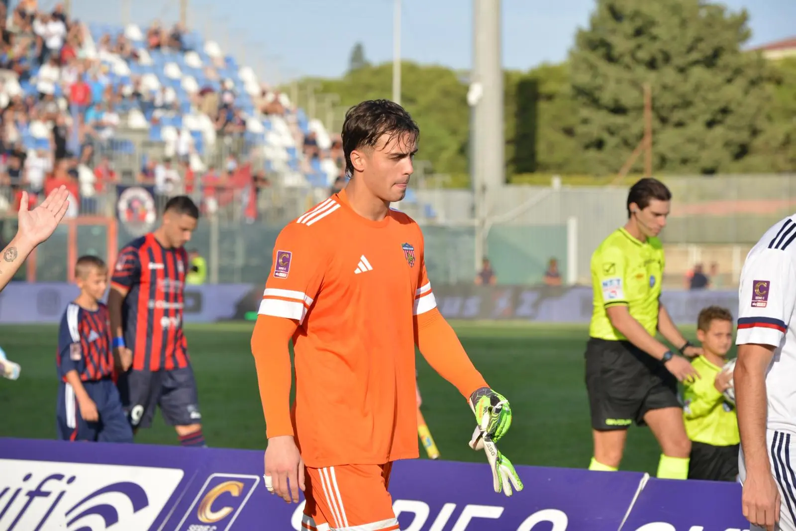 Cosenza, l’eroe del derby Vettorel:\u00A0«Ho fatto solo il mio dovere. La parata più bella...»\n