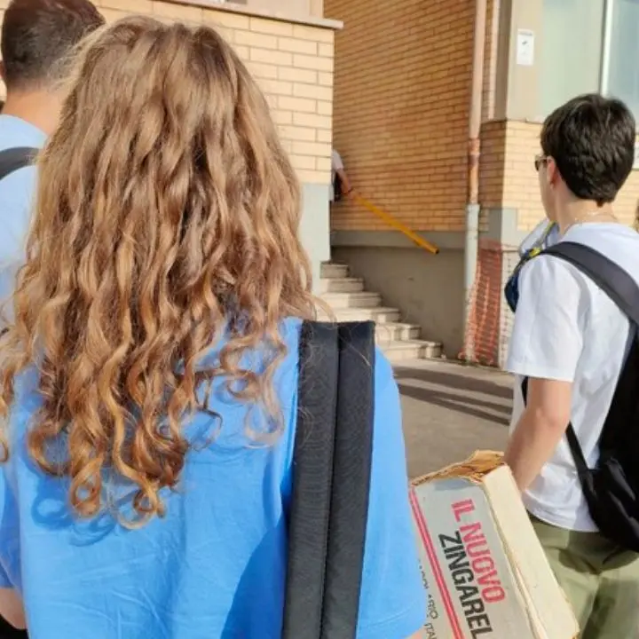 Palermo, studentessa si dichiara satanista: il prof la rimprovera ma viene sospeso