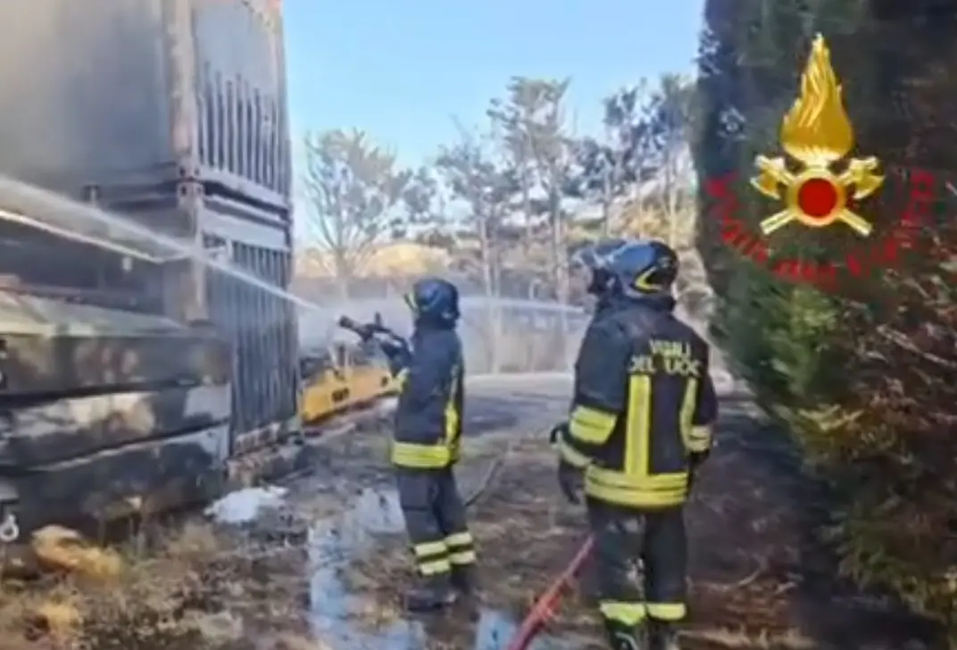 Incendio a Crotone