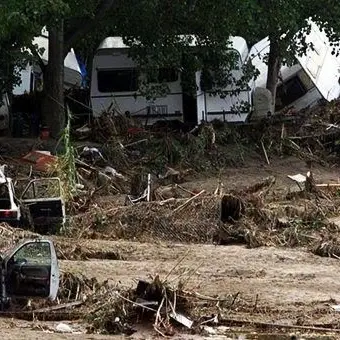 Soverato, 25 anni dopo la tragedia del camping Le Giare: il fango che non si lava via\n