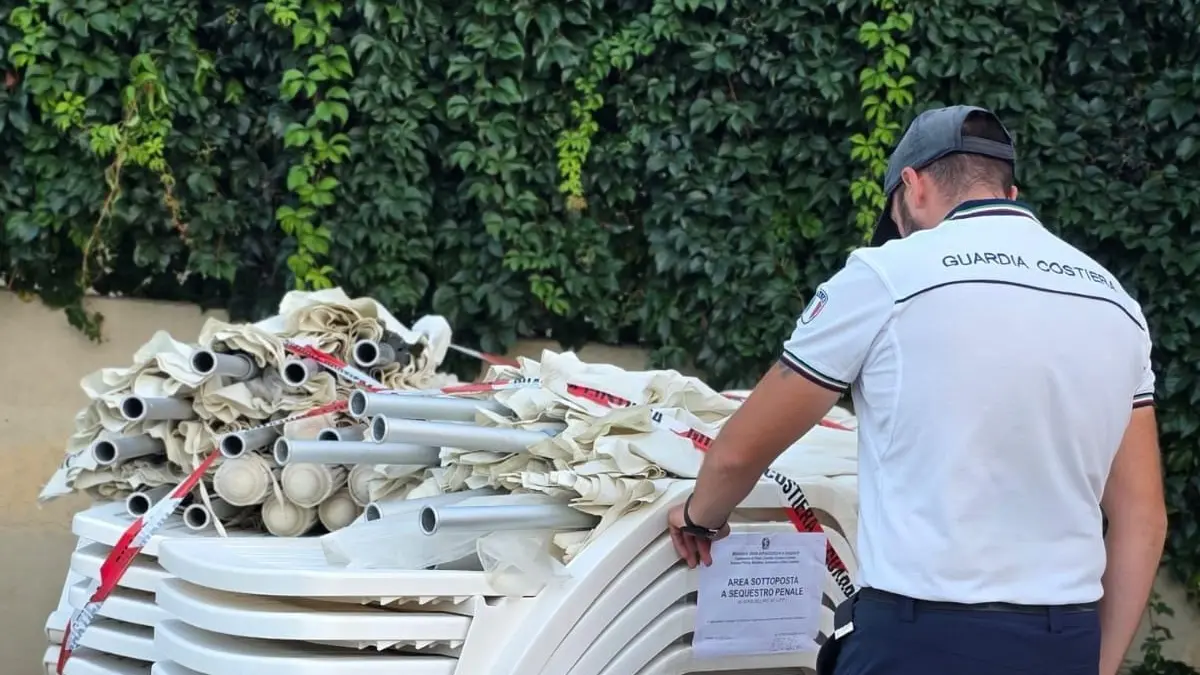La Guardia Costiera di Crotone, nell\\u2019ambito dell\\u2019operazione Mare e Laghi sicuri 2025, ha scoperto nuove occupazioni abusive del demanio marittimo.
