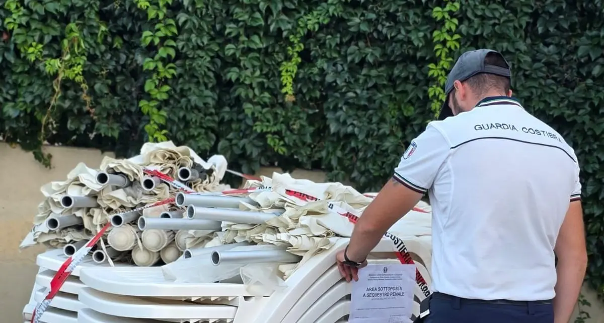 Cirò Marina e Isola Capo Rizzuto, sequestri della Guardia Costiera per occupazione abusiva del demanio marittimo\n