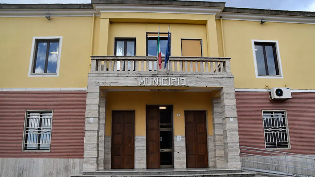 <p>Il Comune di Cotronei</p>\\n