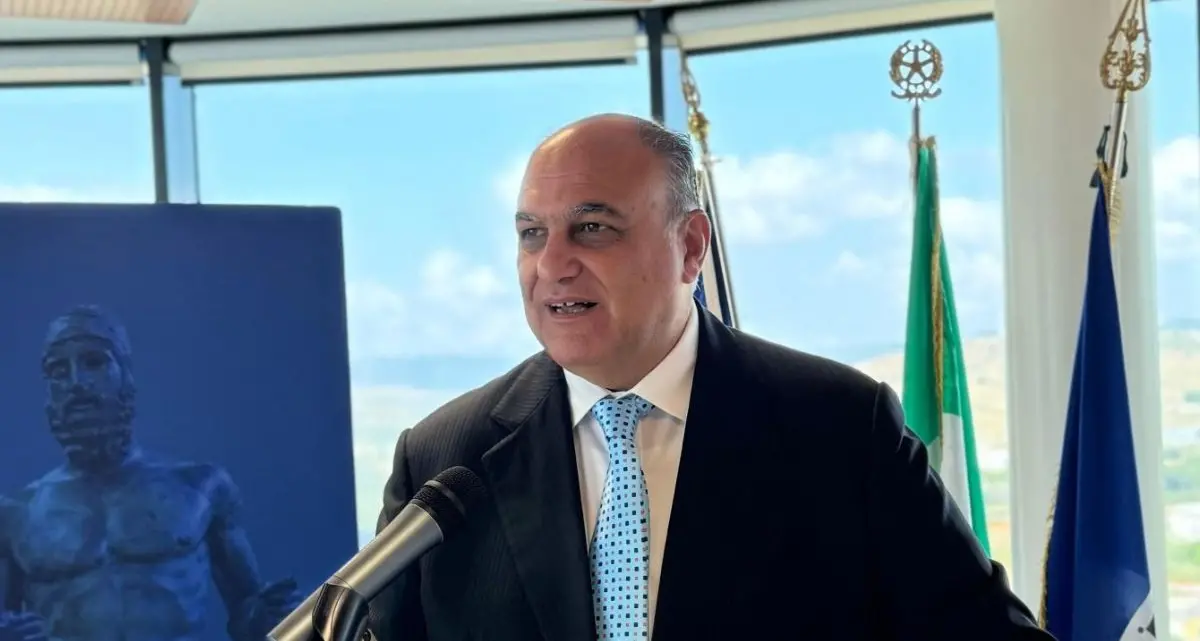 Turismo, Calabrese: «Settore in crescita. Tridico verifichi i numeri prima di spararli a caso»\n