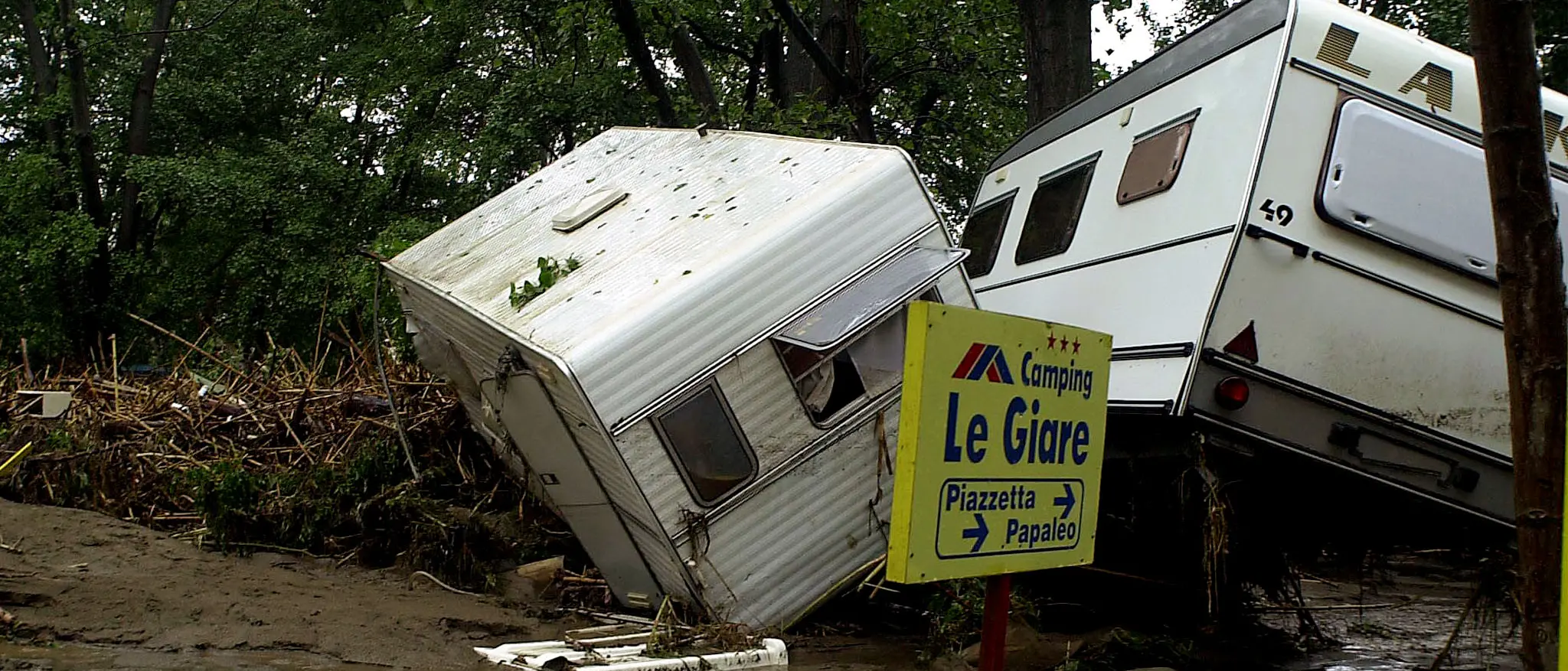 La tragedia del camping Le Giare una ferita che brucia ancora, Vacca: «Noi sindaci soli ad affrontare le emergenze»\n