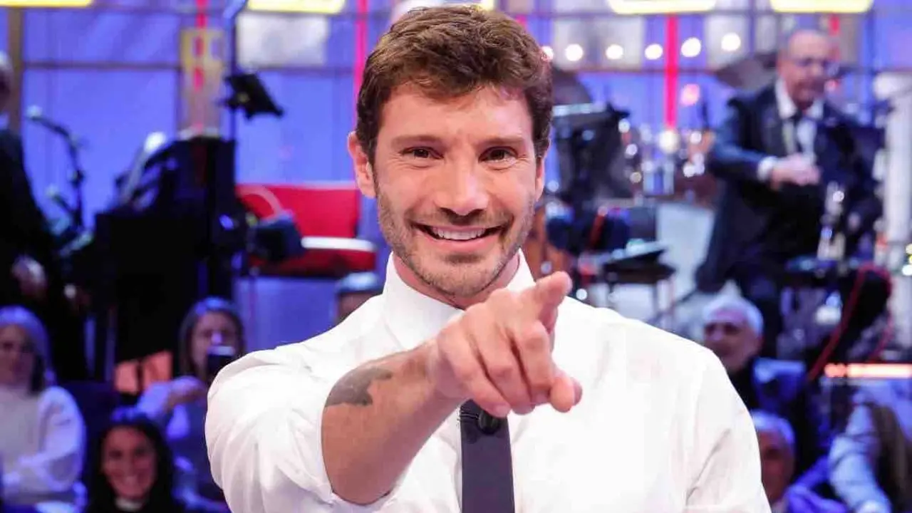 De Martino e la storia del video hard: la caccia all’autore del furto in Calabria e l’inchiesta per revenge porn\n